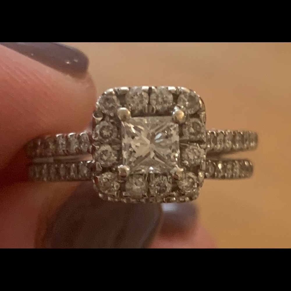 1 Carat White Gold Princess Cut Diamond Set